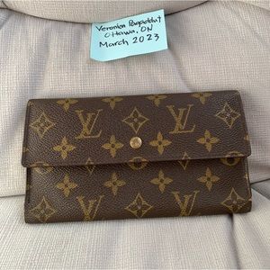 Authentic Louis Vuitton International Long Wallet